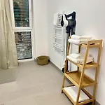 Zentrale Business- Und Familienwohnung Naehe Wien Apartment