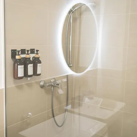 Lejlighed Zentrale Business- Und Familienwohnung Naehe Wien