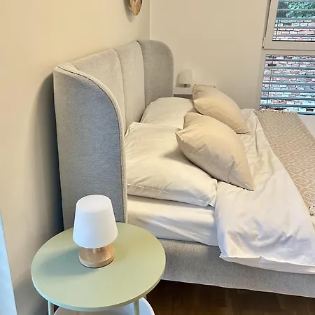 公寓 Zentrale Business- Und Familienwohnung Naehe Wien